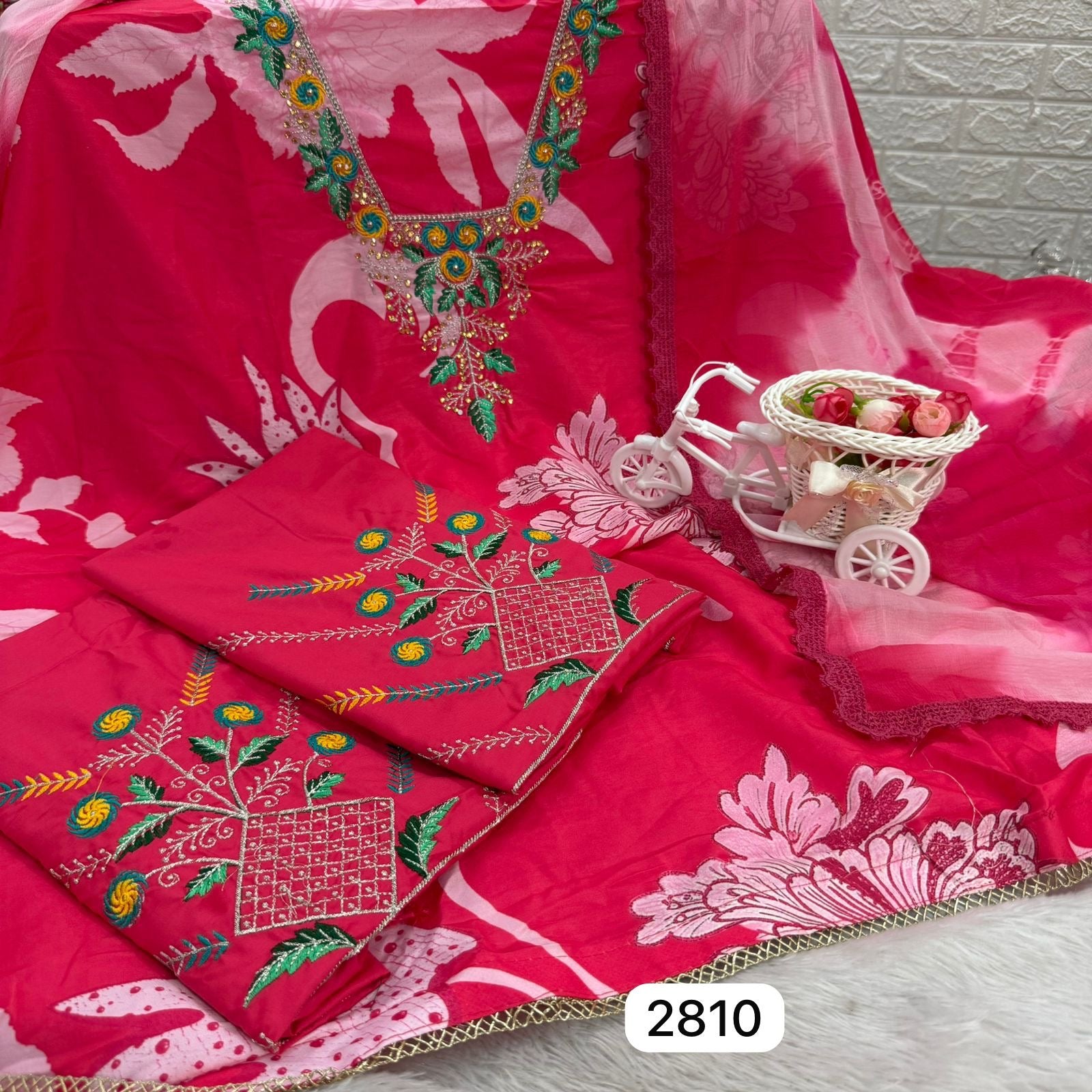 Unstitched code 2810