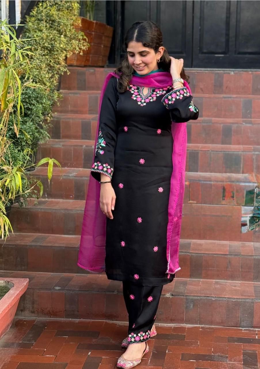 Unstitched suit