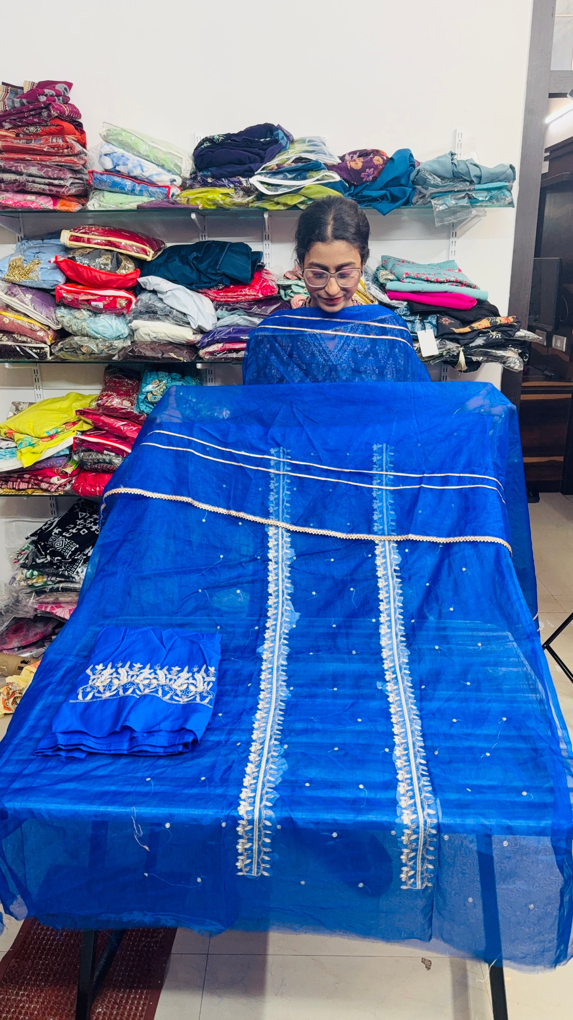 Unstitched organza