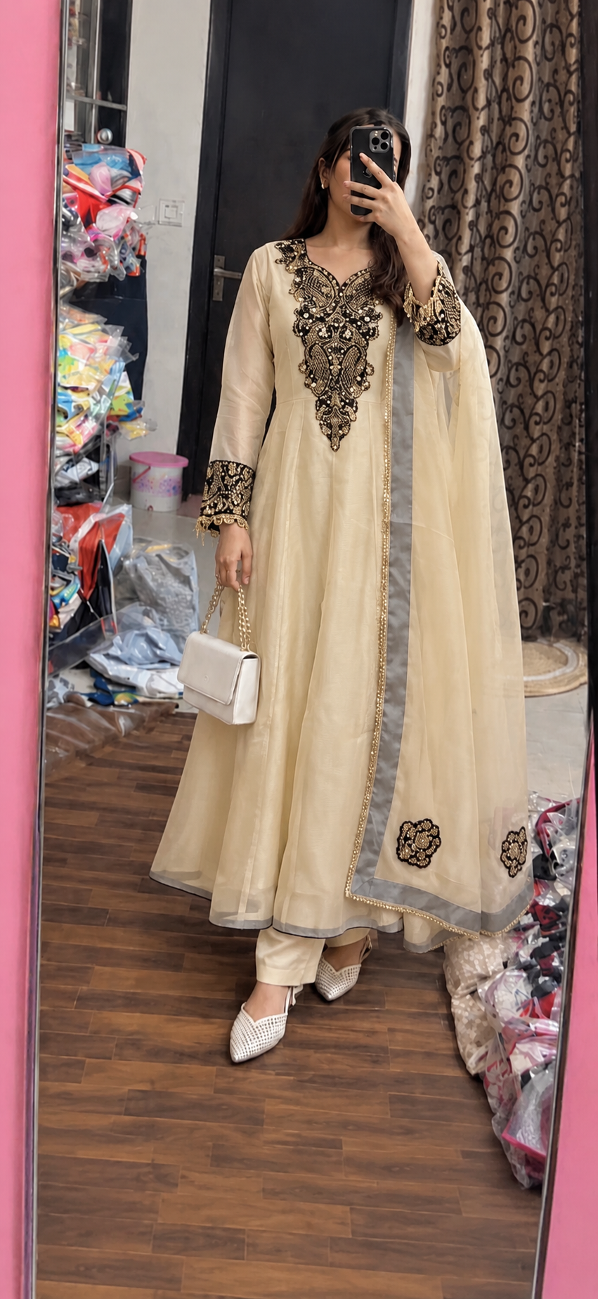 Dhamaka outfit