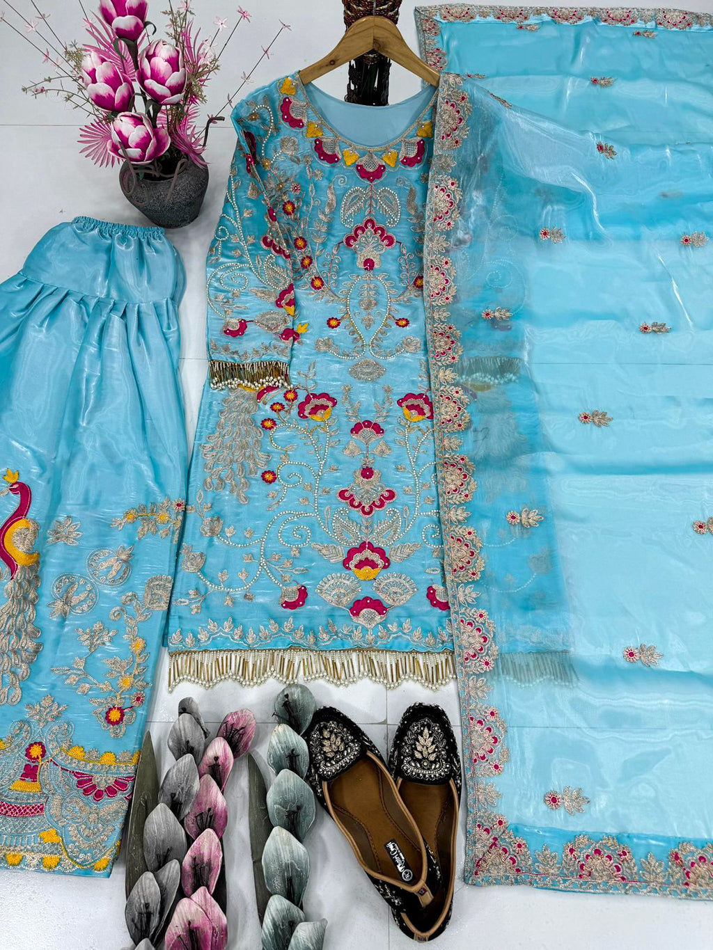 Patakha suit