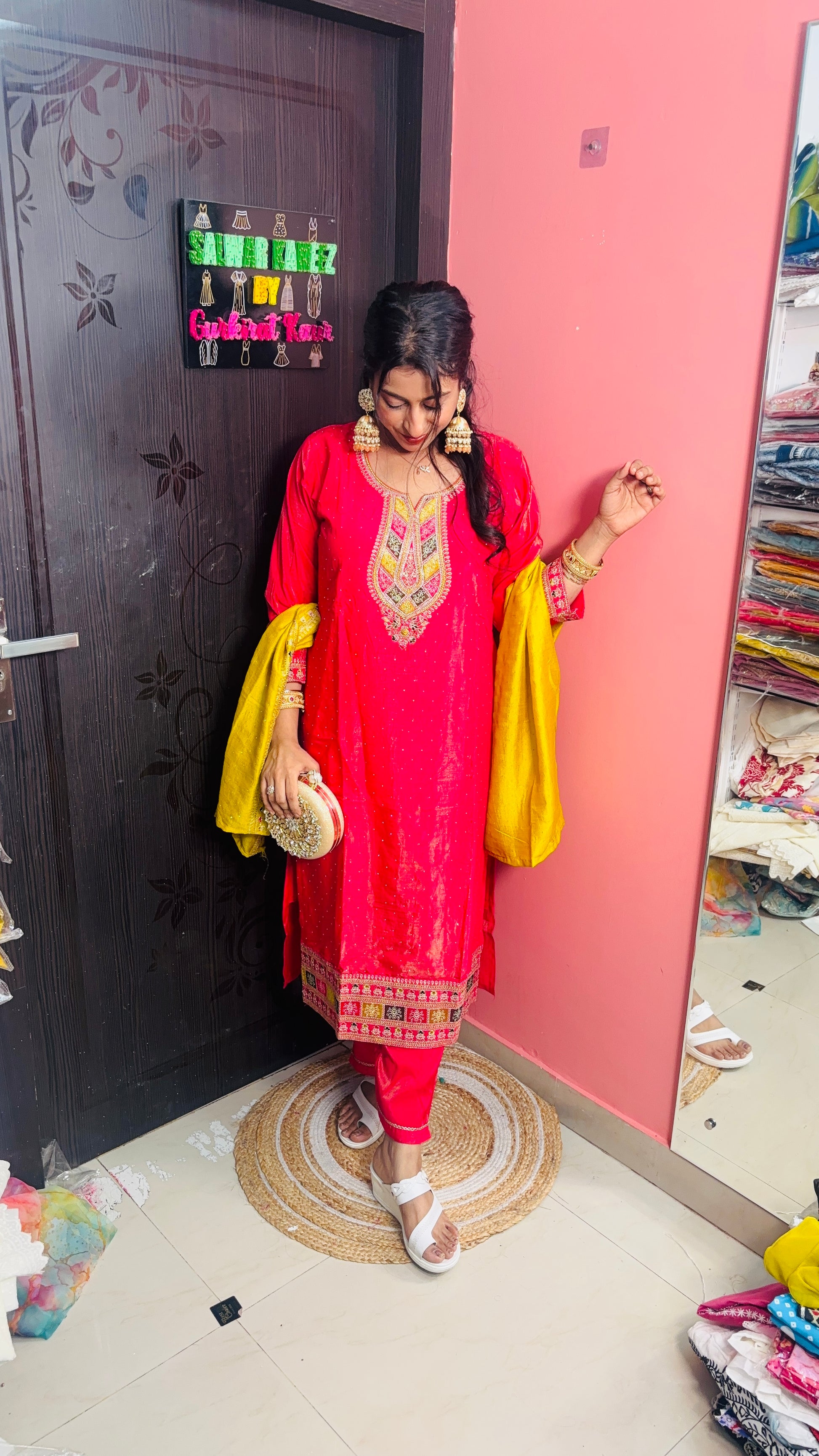 Rakhi outfit in majenta